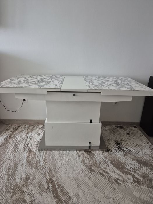 Трапезна разтегателна маса с повдигащ механизъм