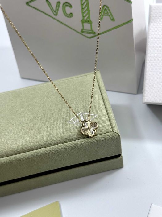 Colier Van Cleef & Arpels Gold 585 Guilloche