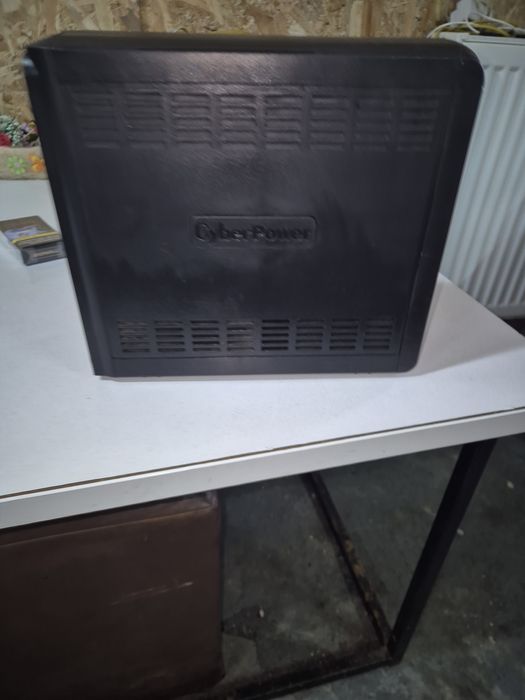 Vand UPS Cyber Power