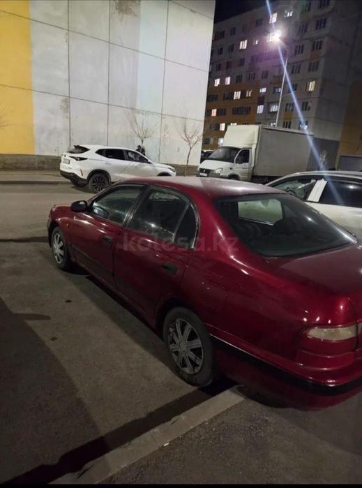 Продам тойота карина е