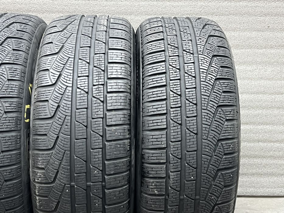 225/50/17 зимни гуми Pirelli