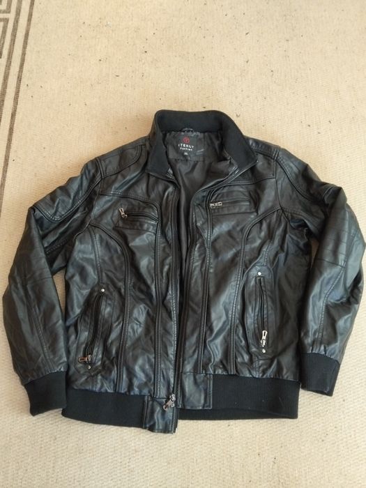 Geacă neagră din imitație de piele