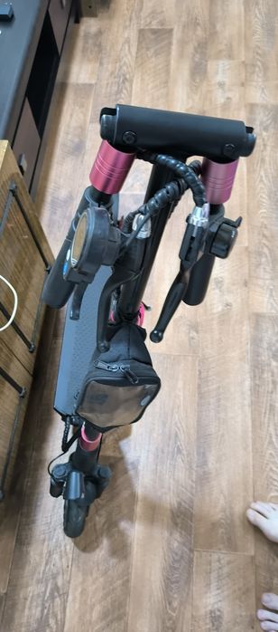 Продам электросамокат Joyor g1