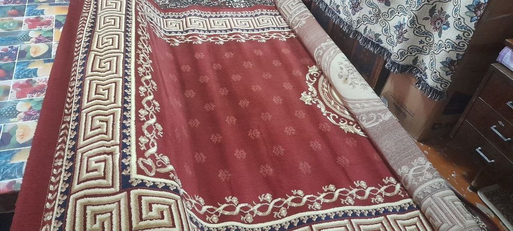 Продается ковер в хорошом состояние