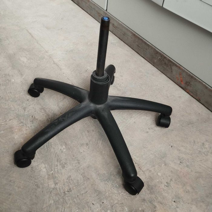 Кръстачка за офис стол