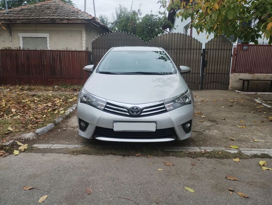 Toyota Corolla 1.6 Benzină Aspirat 132 Cp Euro 5 - Navigație - An 11/2013