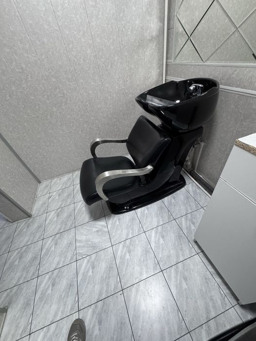 Продам для салона красоты
