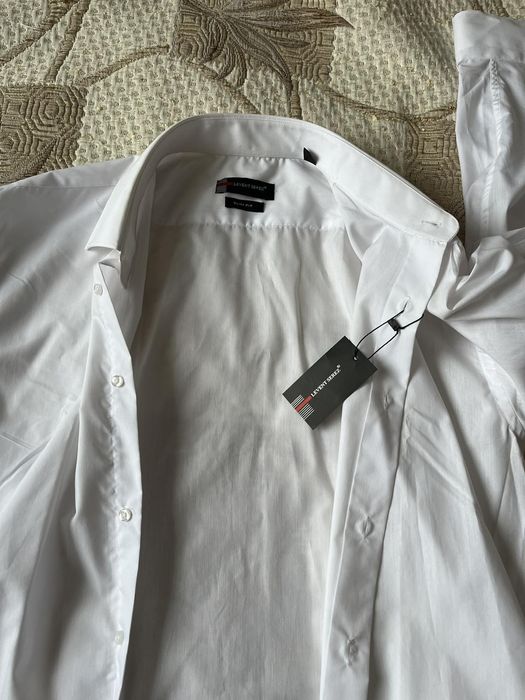 Официален костюм