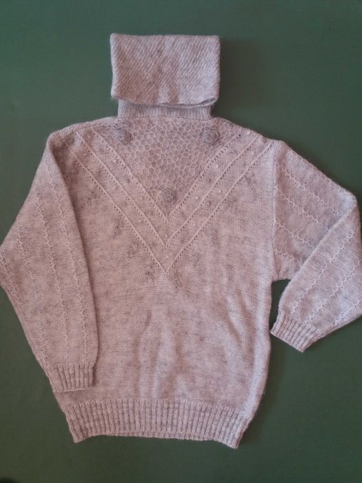 Свитер женский новый.