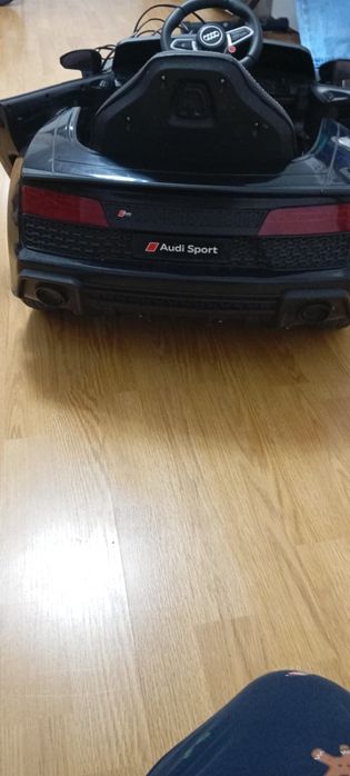 Masina cu telecomanda