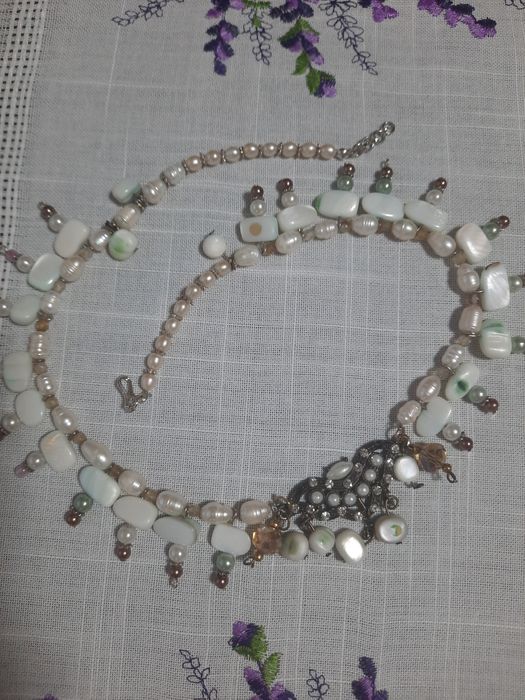 Bijuterii personale din pietre semipretioare