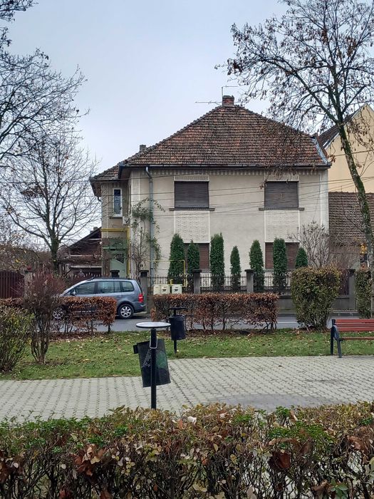 APARATAMENT 3 CAMERE în asociație, parter sau etaj 1