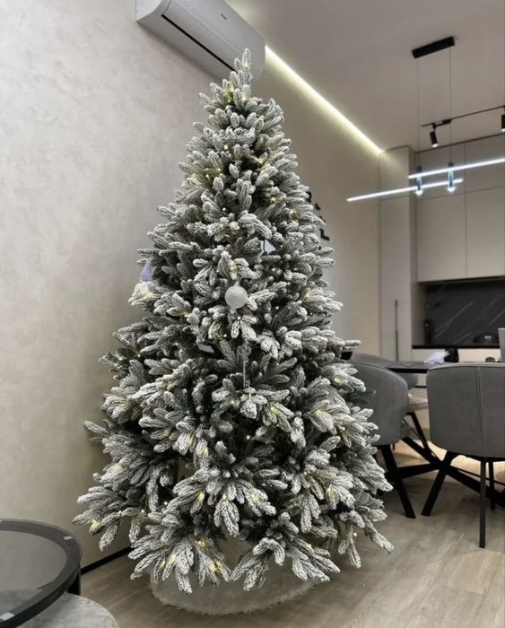 Елка искуственная заснеженная