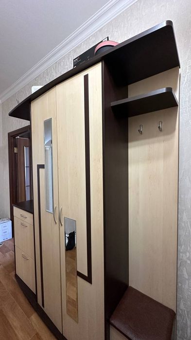 Продаю шкаф в прихожую