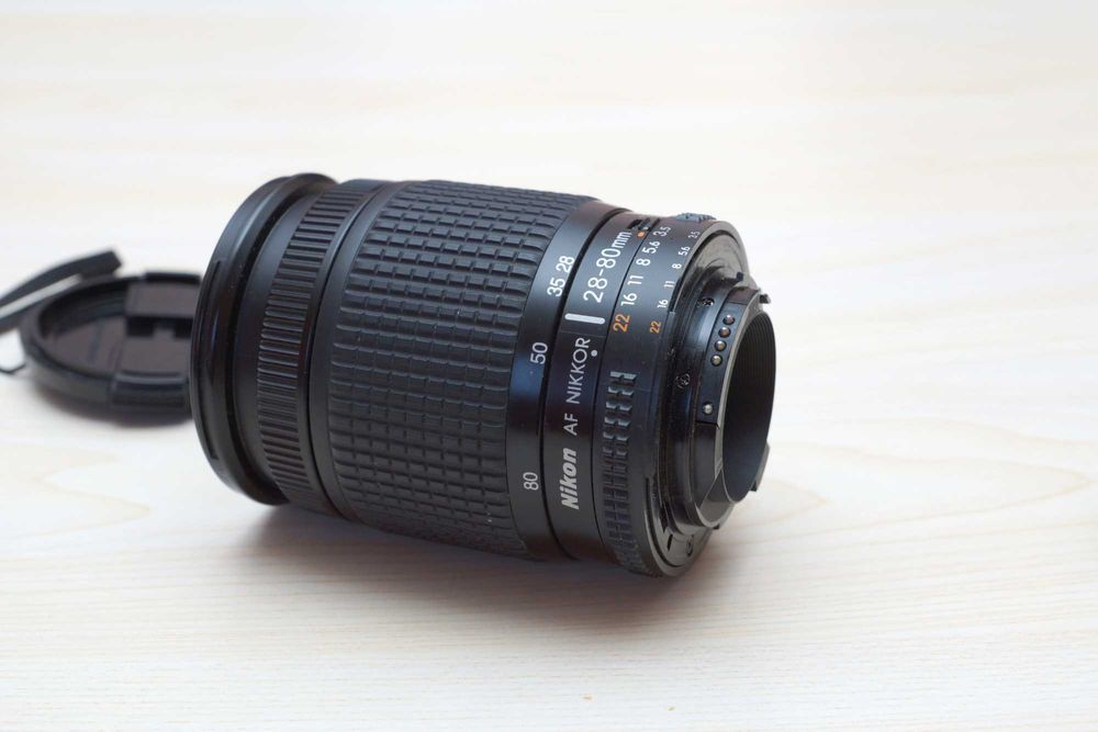 Продавам обектив AF Nikkor 28-80/3,5-5,6D фулфрейм