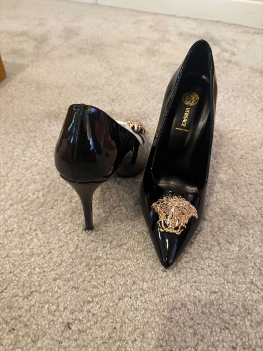 Pantofi cu toc Versace