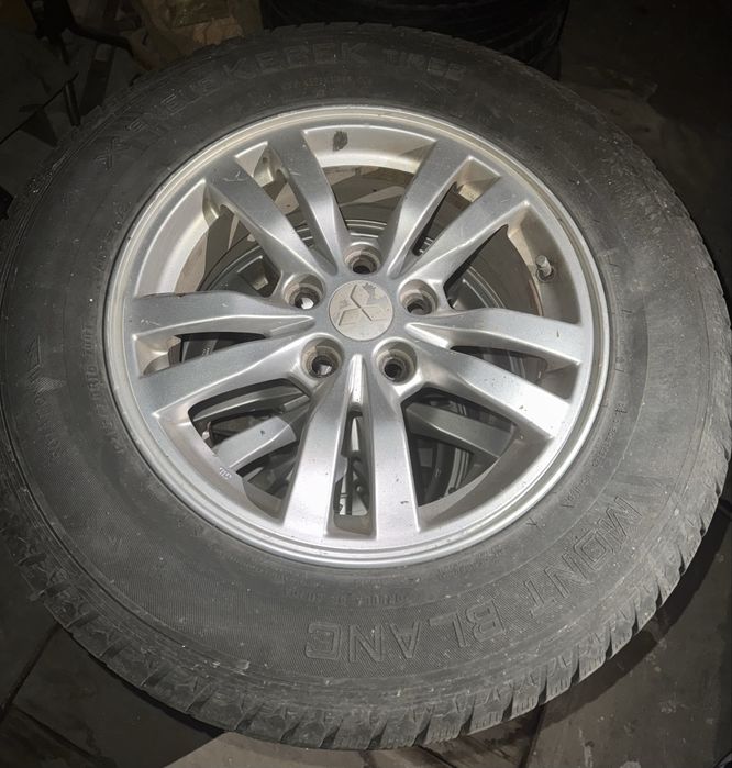 Продам комплект дисков с резиной