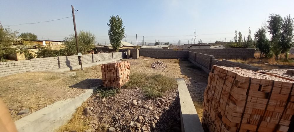 Узим богда 6сотих учаска сотилади 1 сотхи 2000$