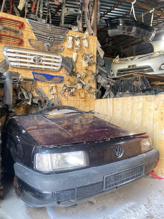 На разборе Volkswagen Passat B3 2.0 2E из Европы