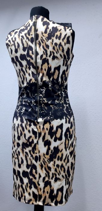 Елегантна рокля !!