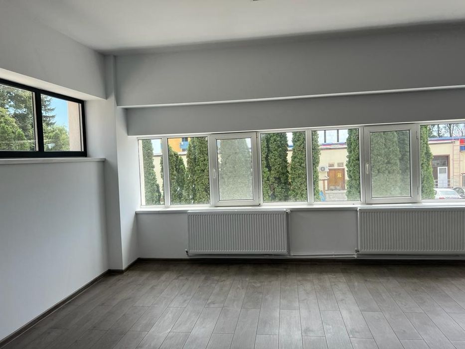 Spatii birouri -Langă Silver Mall