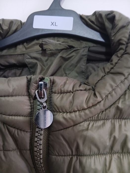 Vesta matlasata unisex mar XL sau 48-50 stare perfecta, putin purtata