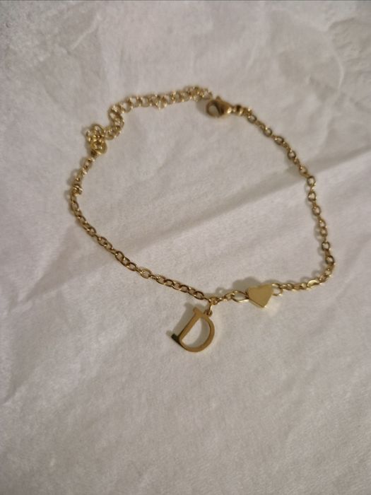 Bratara noua litera D