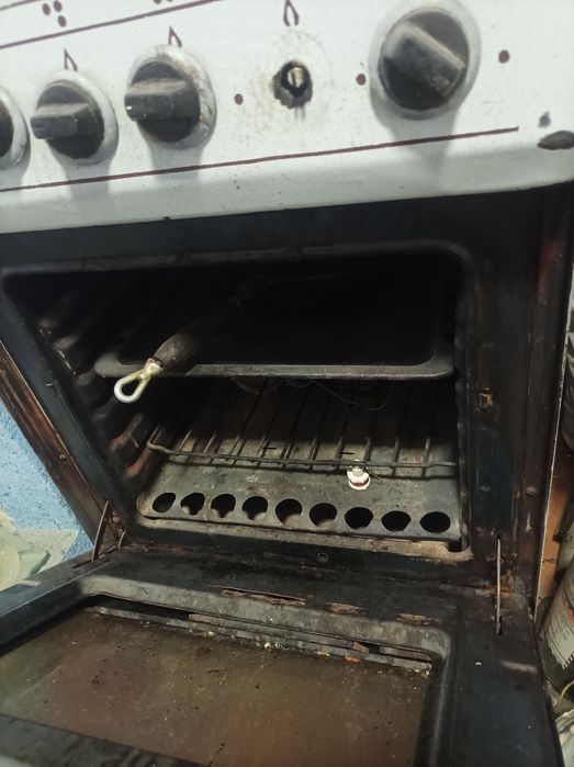 Газ плита  жанып тур