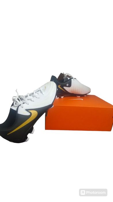 Nike Jr. Phantom GX 2 
Younger/Older Kids' MG Low-Top Football Boo