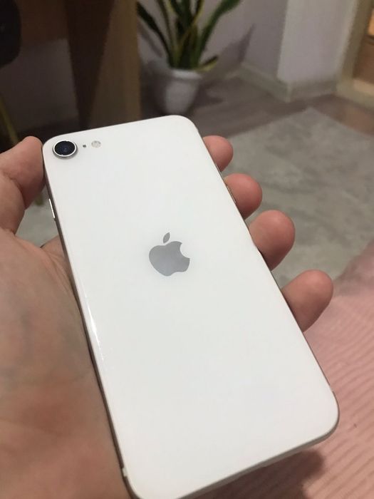 Айфон се 2022 в идиалн