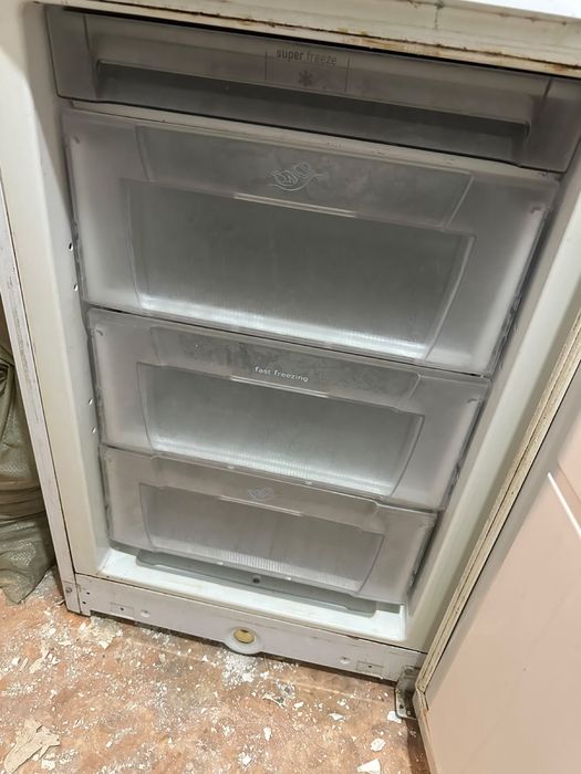 Продам морозильную камеру