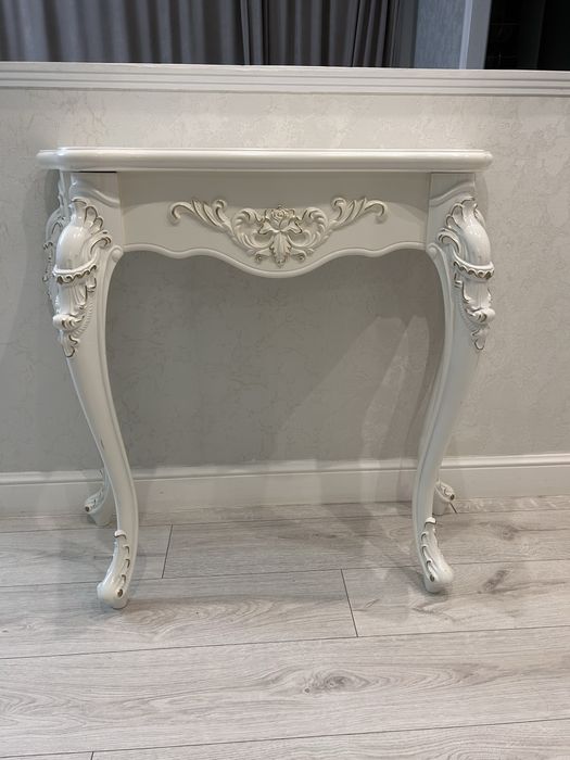 Продам консольный столик 45000