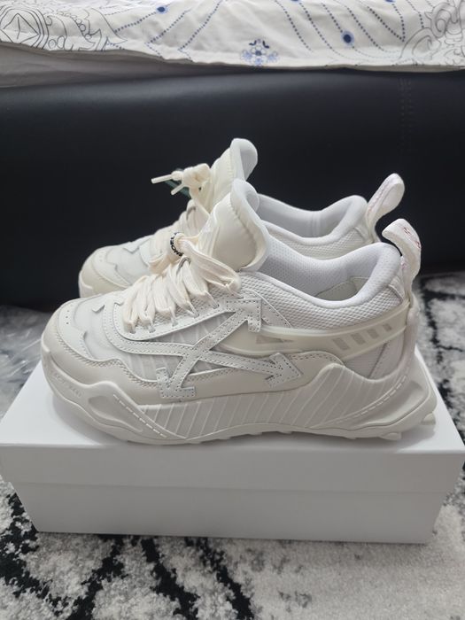 Off white Odsy White