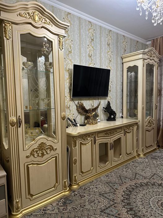 Продам срочно горку стенку для гостиной