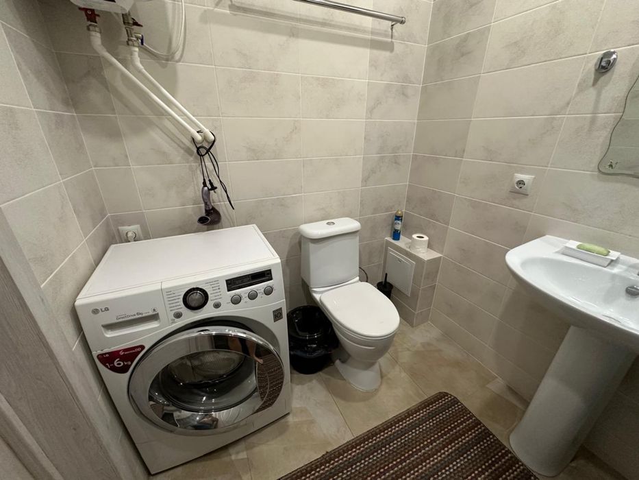 Сдам 2 ком студия квартиру посуточно