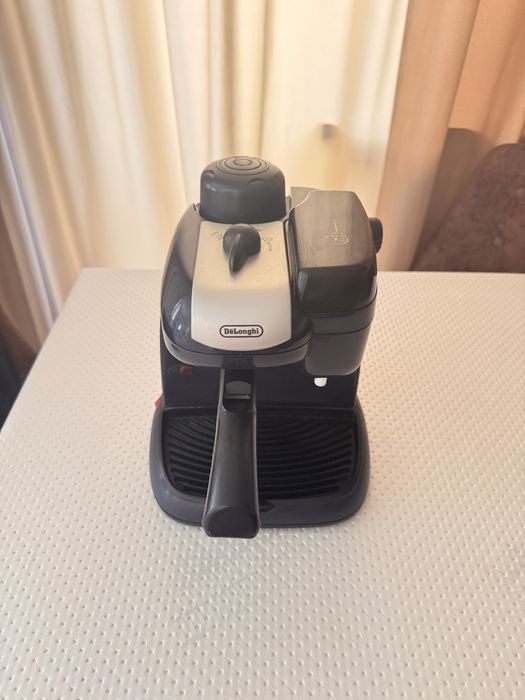 Кофеварка Delonghi