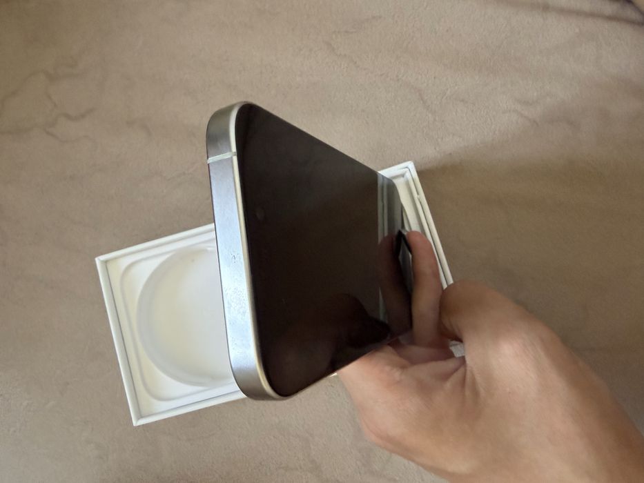 Iphone 15 pro белый