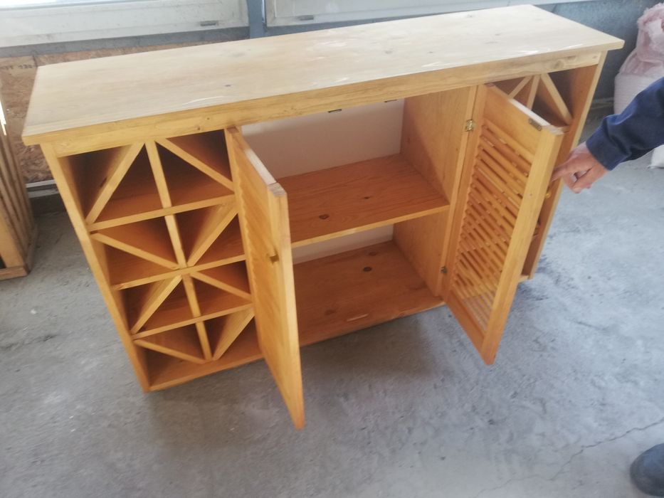 Шкаф за вино за заведения и магазини