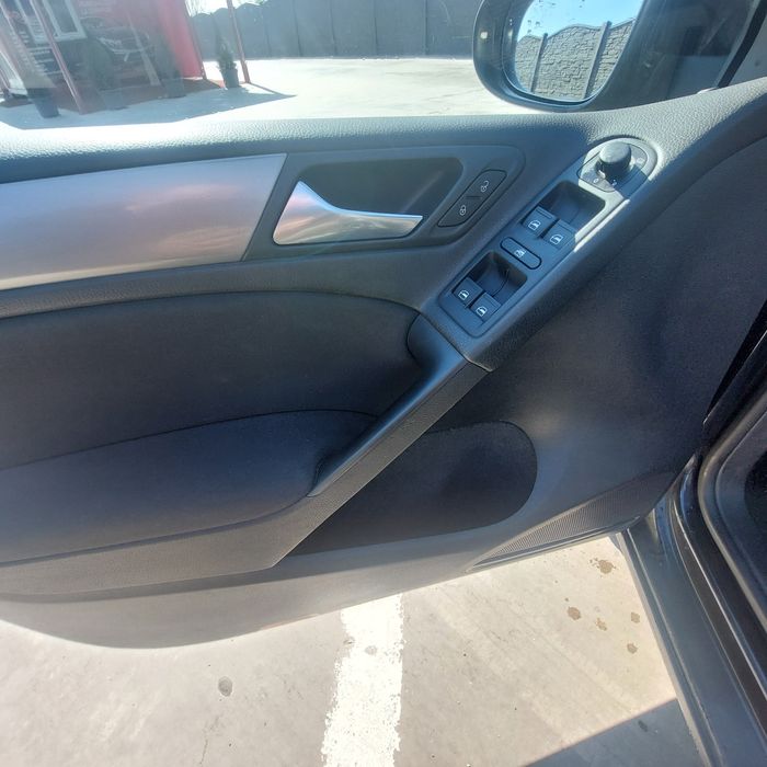 De vanzare Golf 6 Tel 074840 4489
