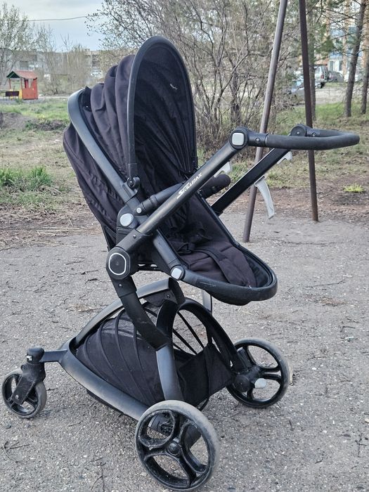 Продам коляску 3 в 1