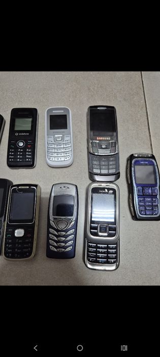Telefoane vintage de colecție