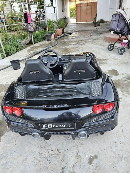 Bolalar avtomobili f8 ferari 1yil oldin sotib olingan, holati zor