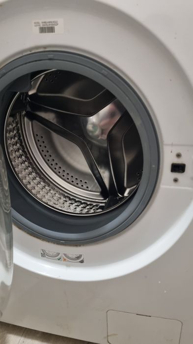 Продаю стиральную машину