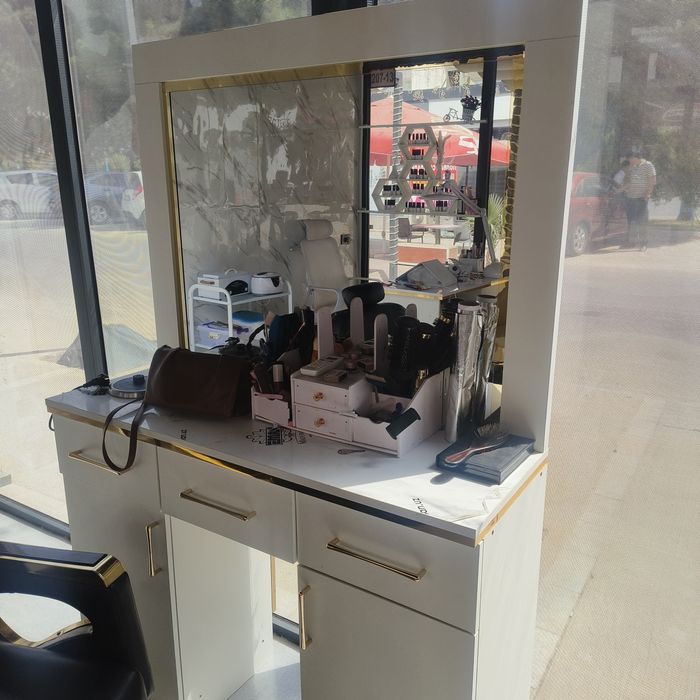 Салон учун Кресло ва ойна холати янги 2 дона