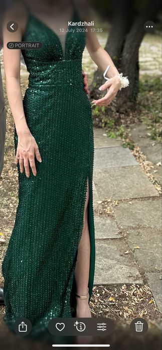 Зелена официална рокля с пайети