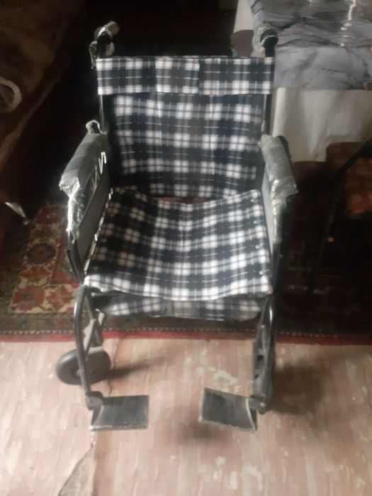 Продам новый инвалидная коляска  не разу не пользовалась.