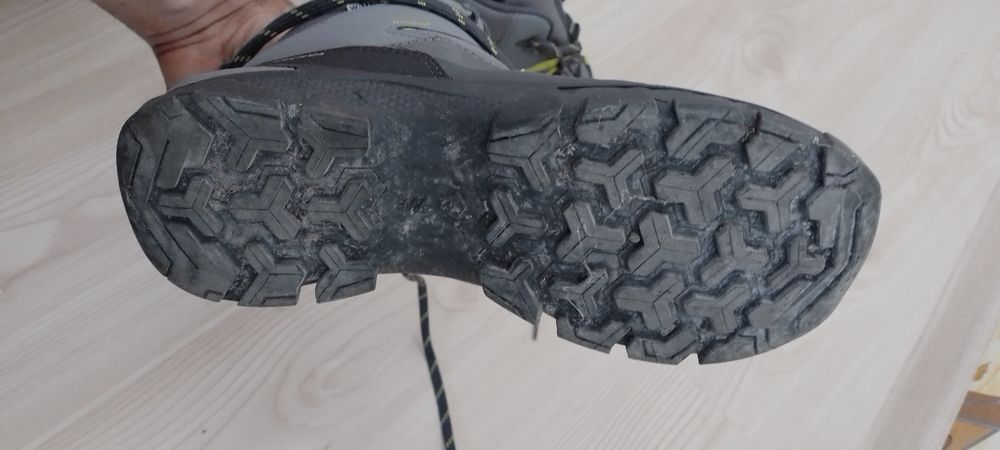 Юношески Боти Quechua