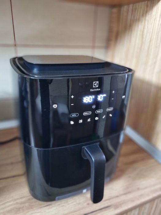 Vand Fripteuza Electrolux  cu aer cald si aburi