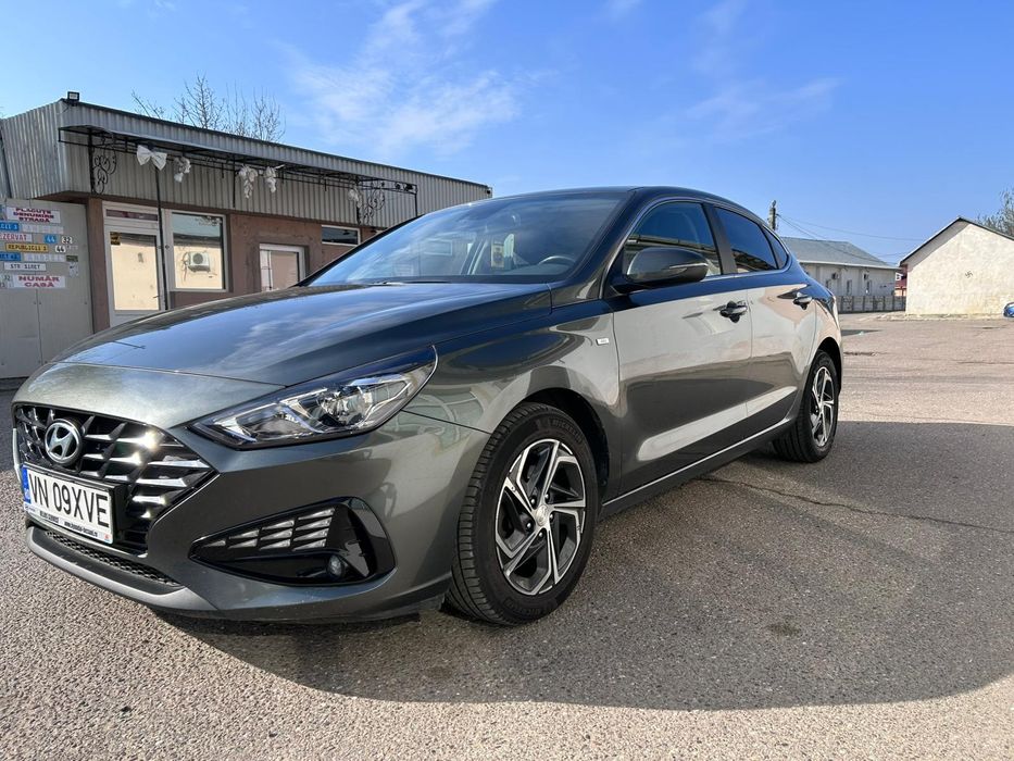 Hyundai i 30 fastback 1.5 T-GDI  160 cp  M-hybrid