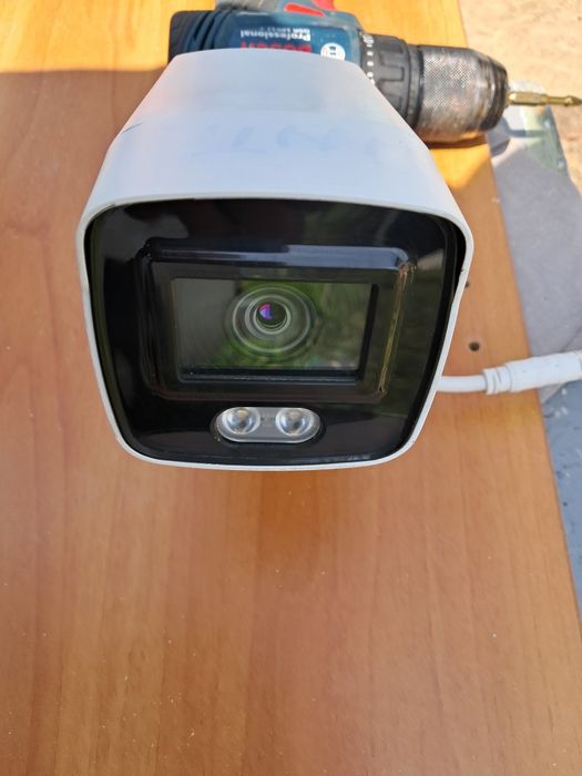 Camera supraveghere metalica